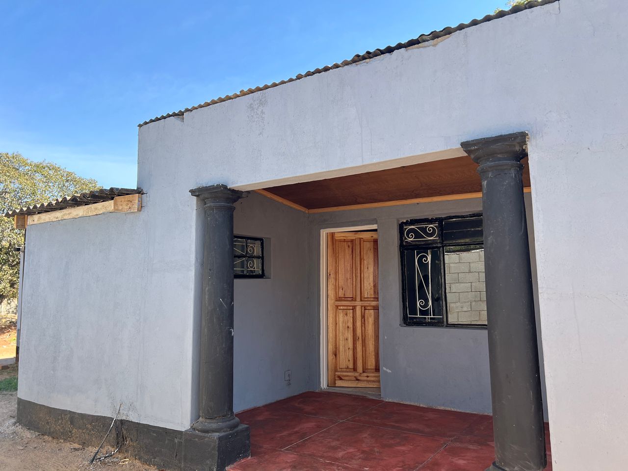 5 Bedroomed House in Hillside For Rental