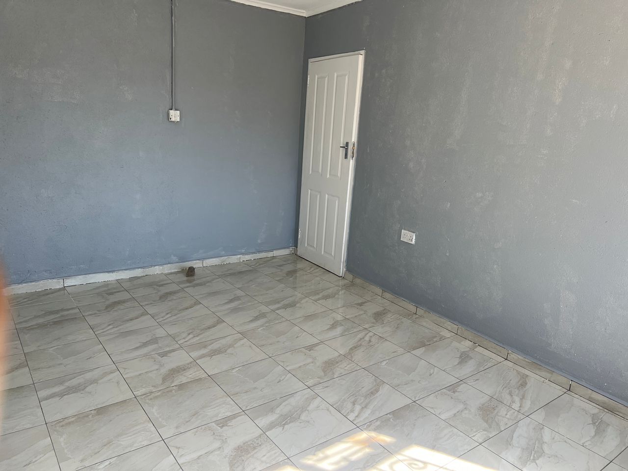 5 Bedroomed House in Hillside For Rental