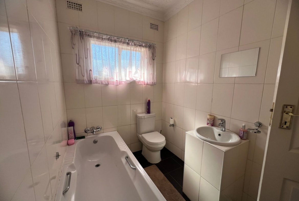 2 Bedroomed Fully Furnished Cottage in Hillside For Rental