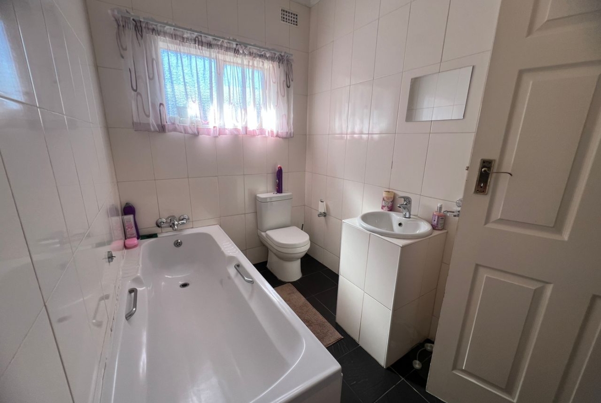 2 Bedroomed Fully Furnished Cottage in Hillside For Rental