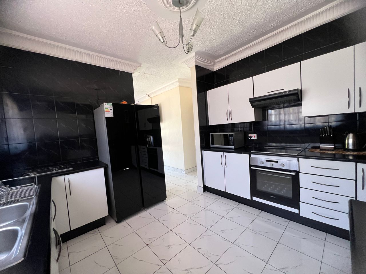 2 Bedroomed Fully Furnished Cottage in Hillside For Rental