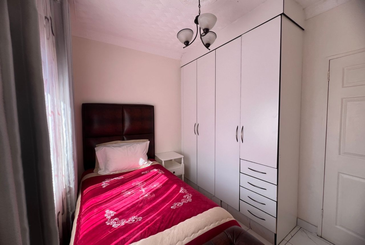 2 Bedroomed Fully Furnished Cottage in Hillside For Rental