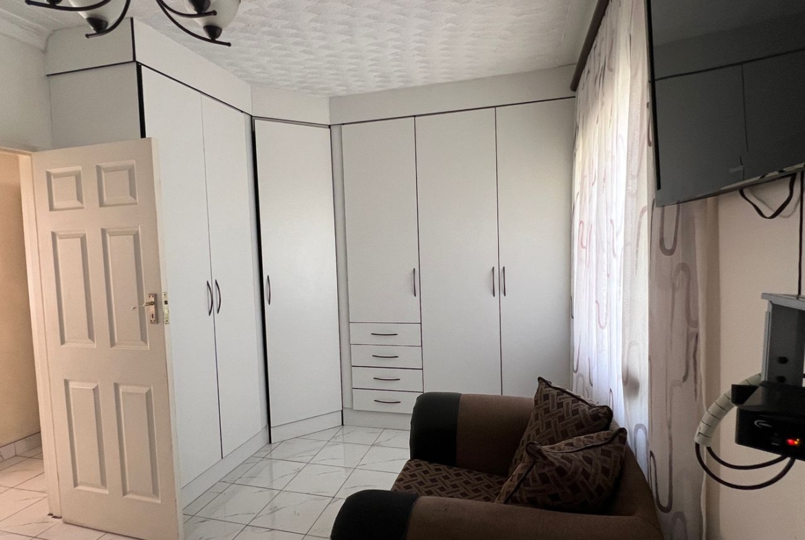 2 Bedroomed Fully Furnished Cottage in Hillside For Rental
