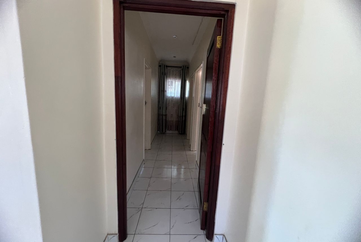 2 Bedroomed Fully Furnished Cottage in Hillside For Rental