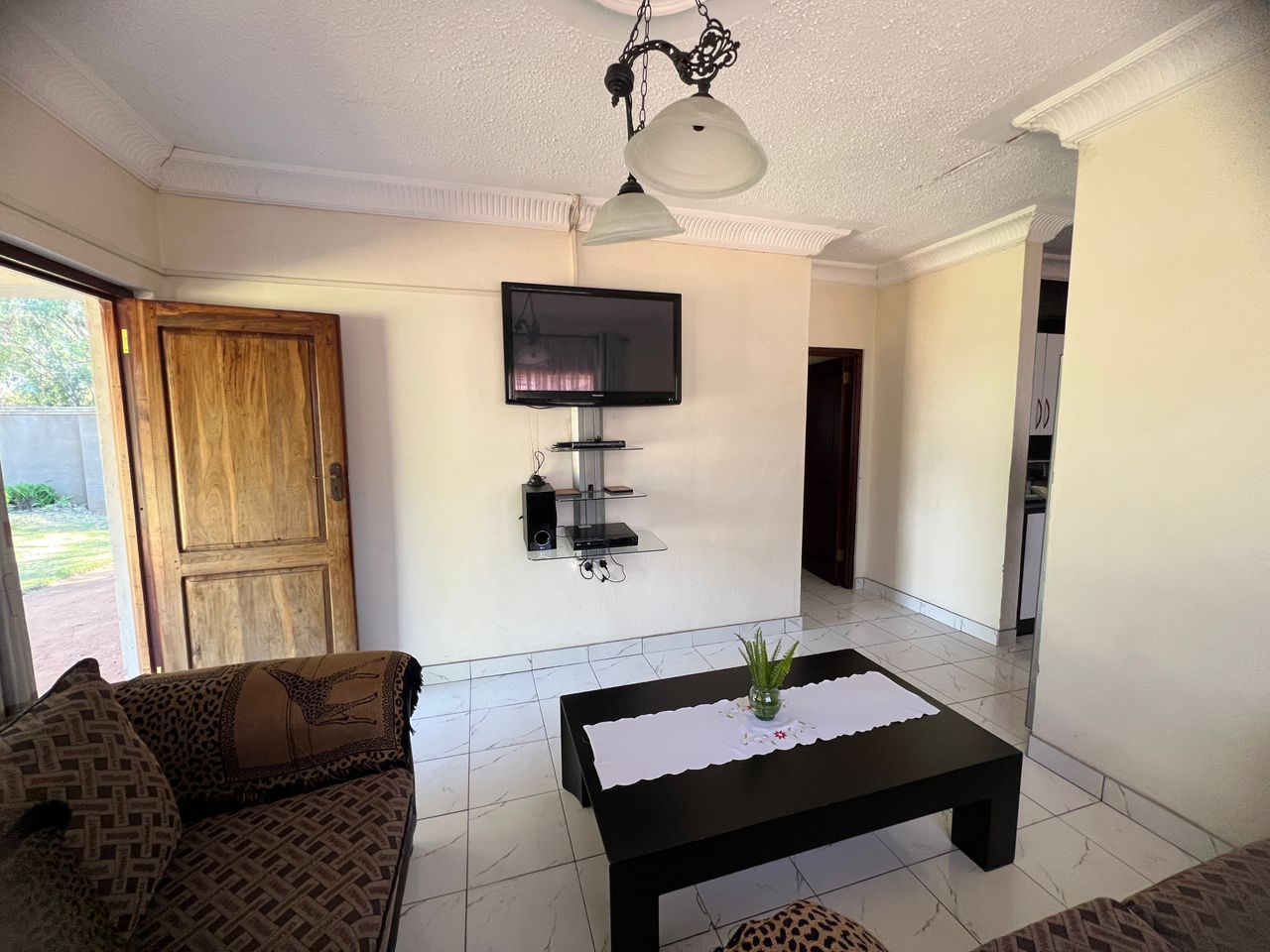 2 Bedroomed Fully Furnished Cottage in Hillside For Rental