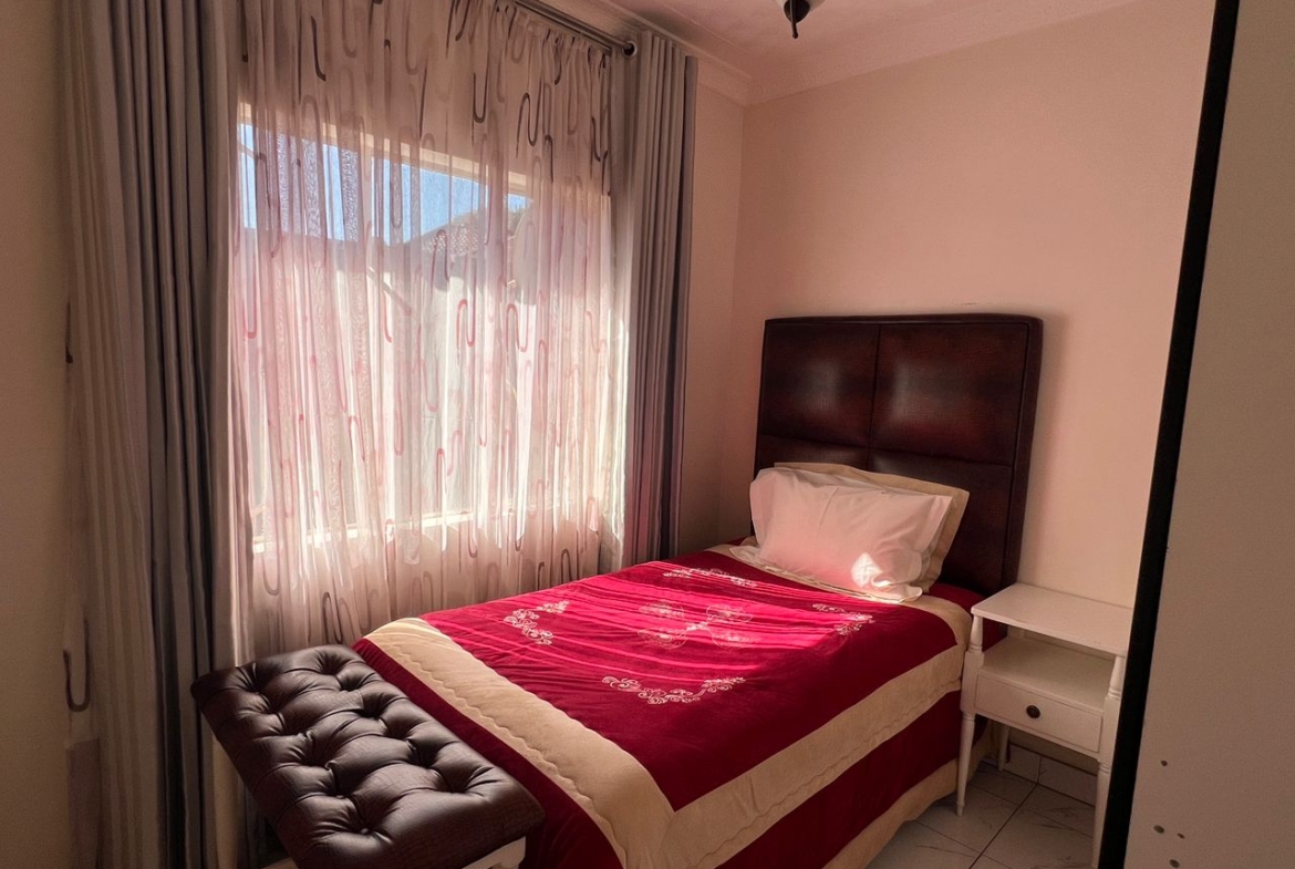 2 Bedroomed Fully Furnished Cottage in Hillside For Rental