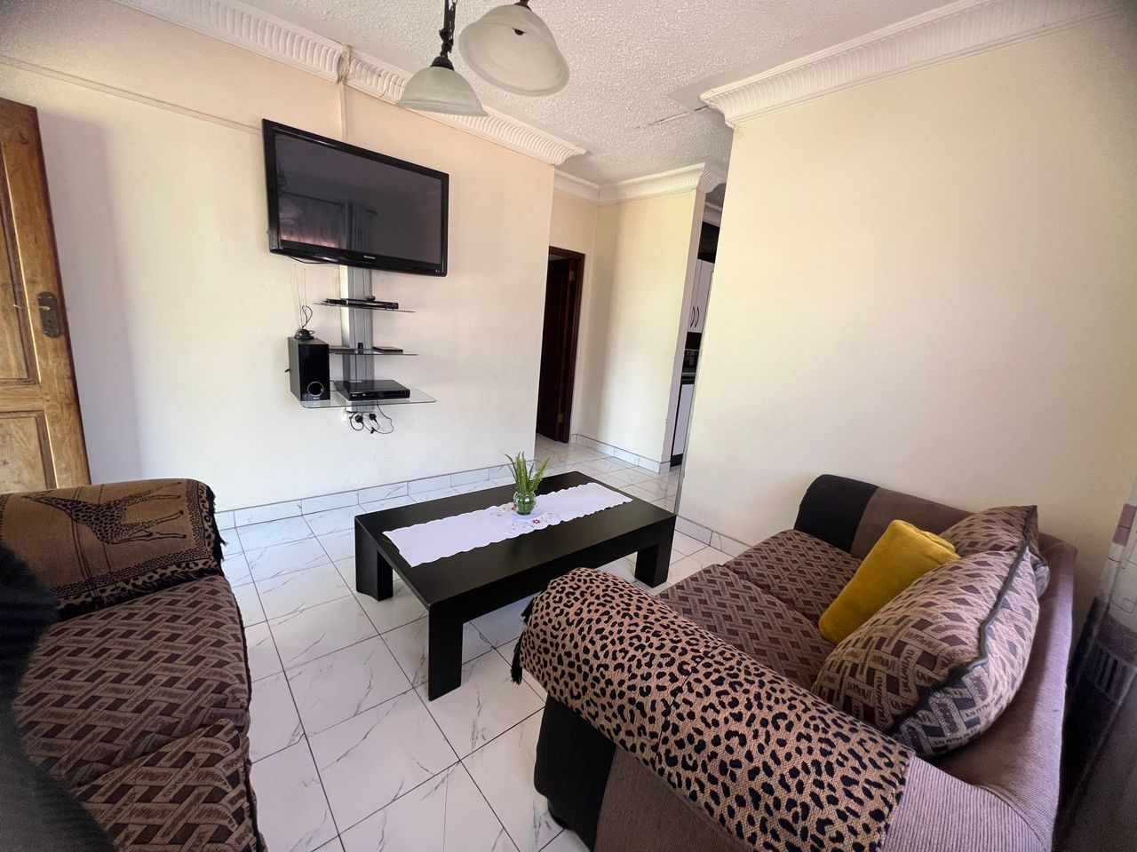 2 Bedroomed Fully Furnished Cottage in Hillside For Rental