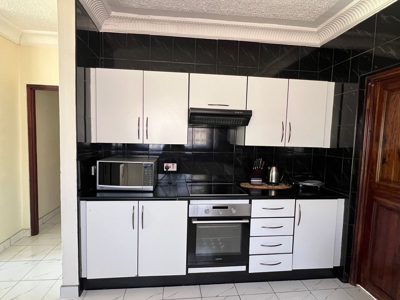 2 Bedroomed Fully Furnished Cottage in Hillside For Rental