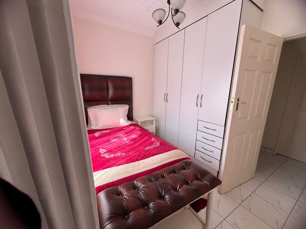 2 Bedroomed Fully Furnished Cottage in Hillside For Rental