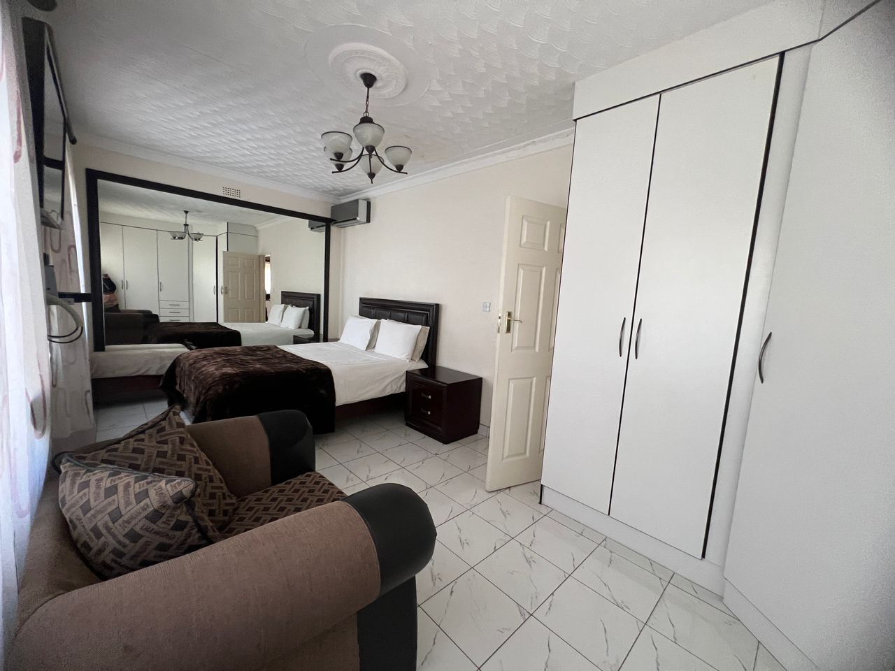 2 Bedroomed Fully Furnished Cottage in Hillside For Rental