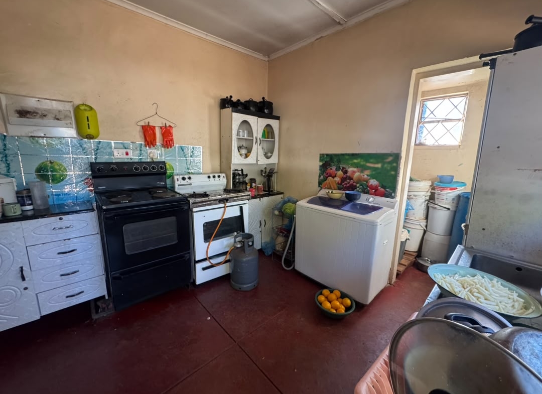 3 Bedroomed house in Bellevue set on 2500SQM Stand for sale