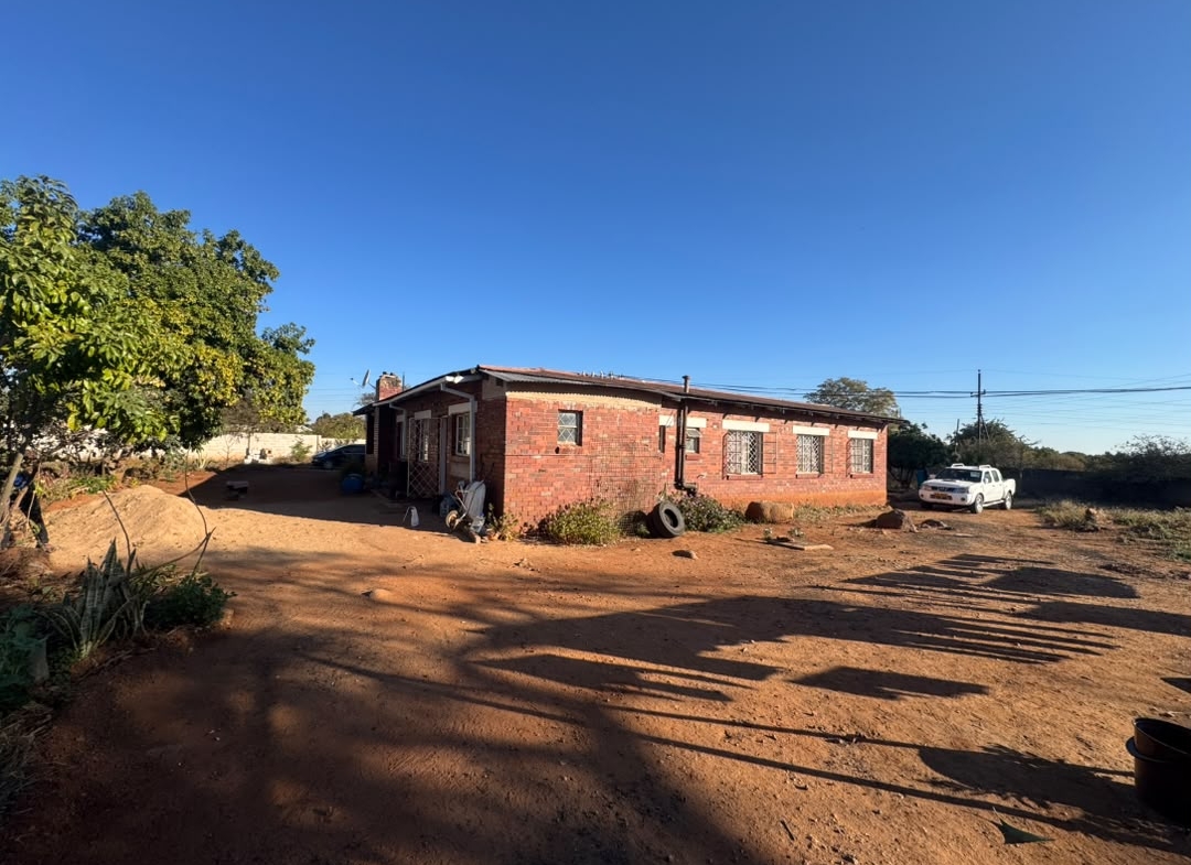 3 Bedroomed house in Bellevue set on 2500SQM Stand for sale