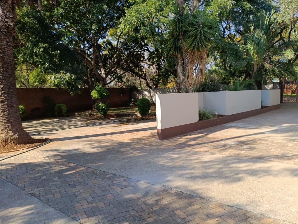 Suburbs Commercial Property  Rent