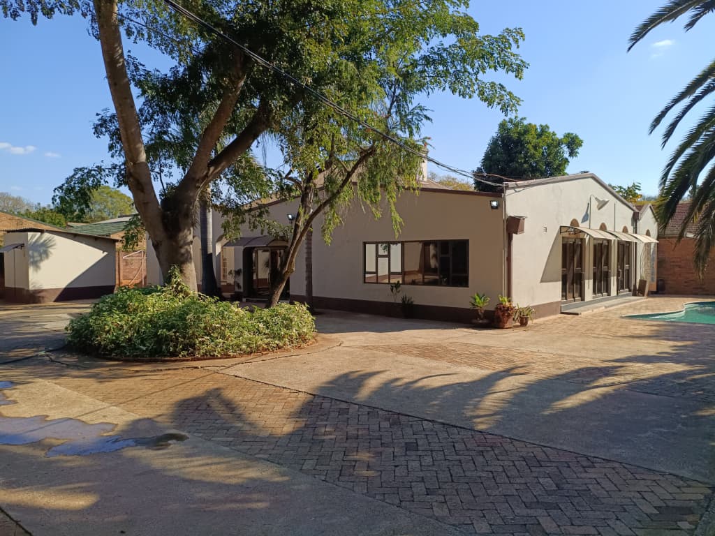 Suburbs Commercial Property  Rent