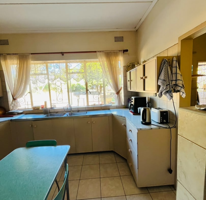 3 Bedroomed house in Newton West for sale