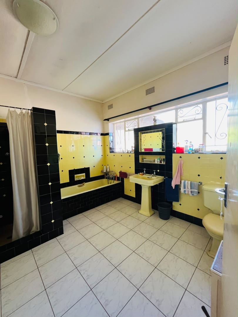 WhatsApp Image 2026-07-21 at 09.12.19 3 Bedroomed house in Newton West for sale