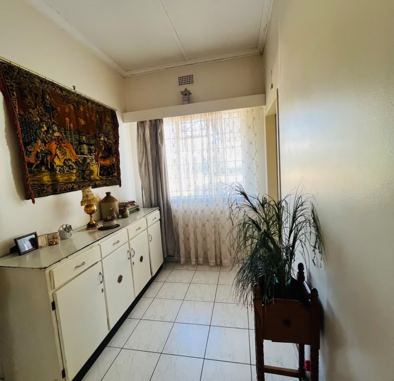 3 Bedroomed house in Newton West for sale