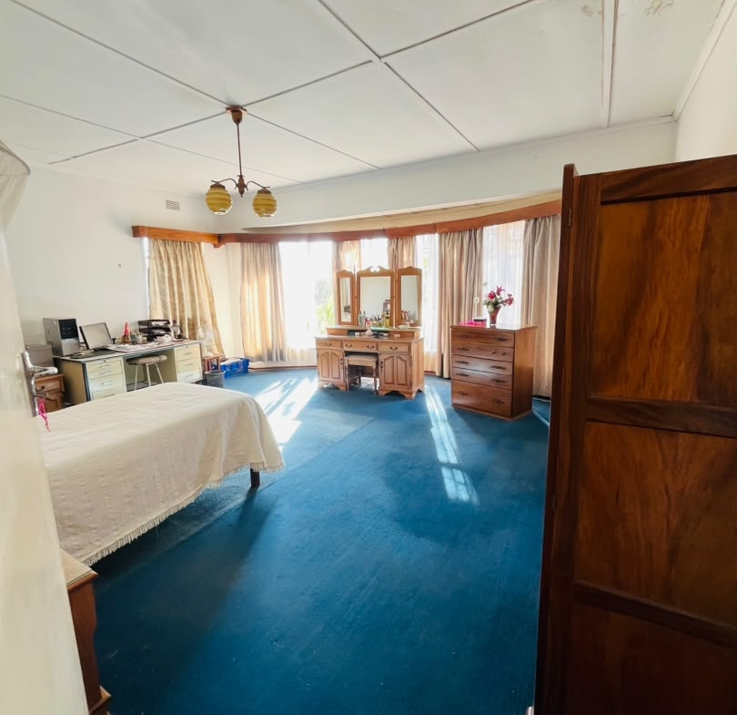 3 Bedroomed house in Newton West for sale