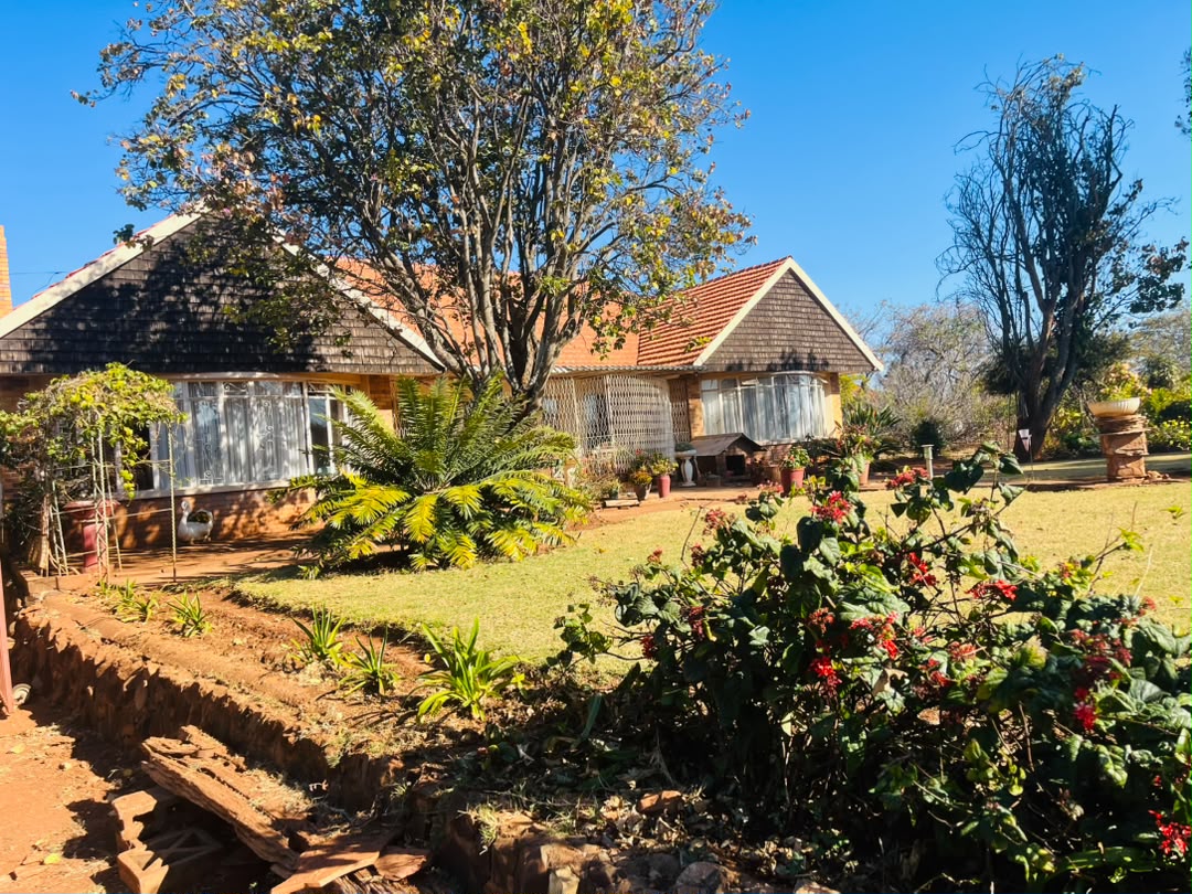 WhatsApp Image 2026-07-21 at 09.12.29 3 Bedroomed house in Newton West for sale