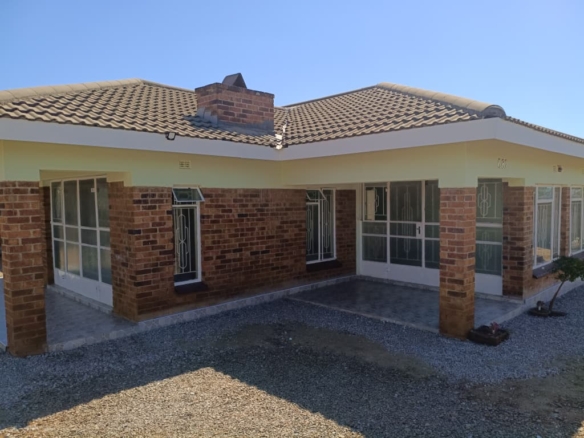 3 Bedrooms House in Mahatshula North To Rent