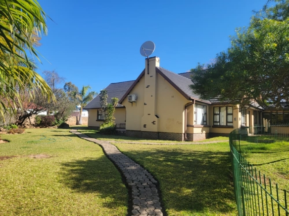 4 Bedroom House in Hillside For Sale