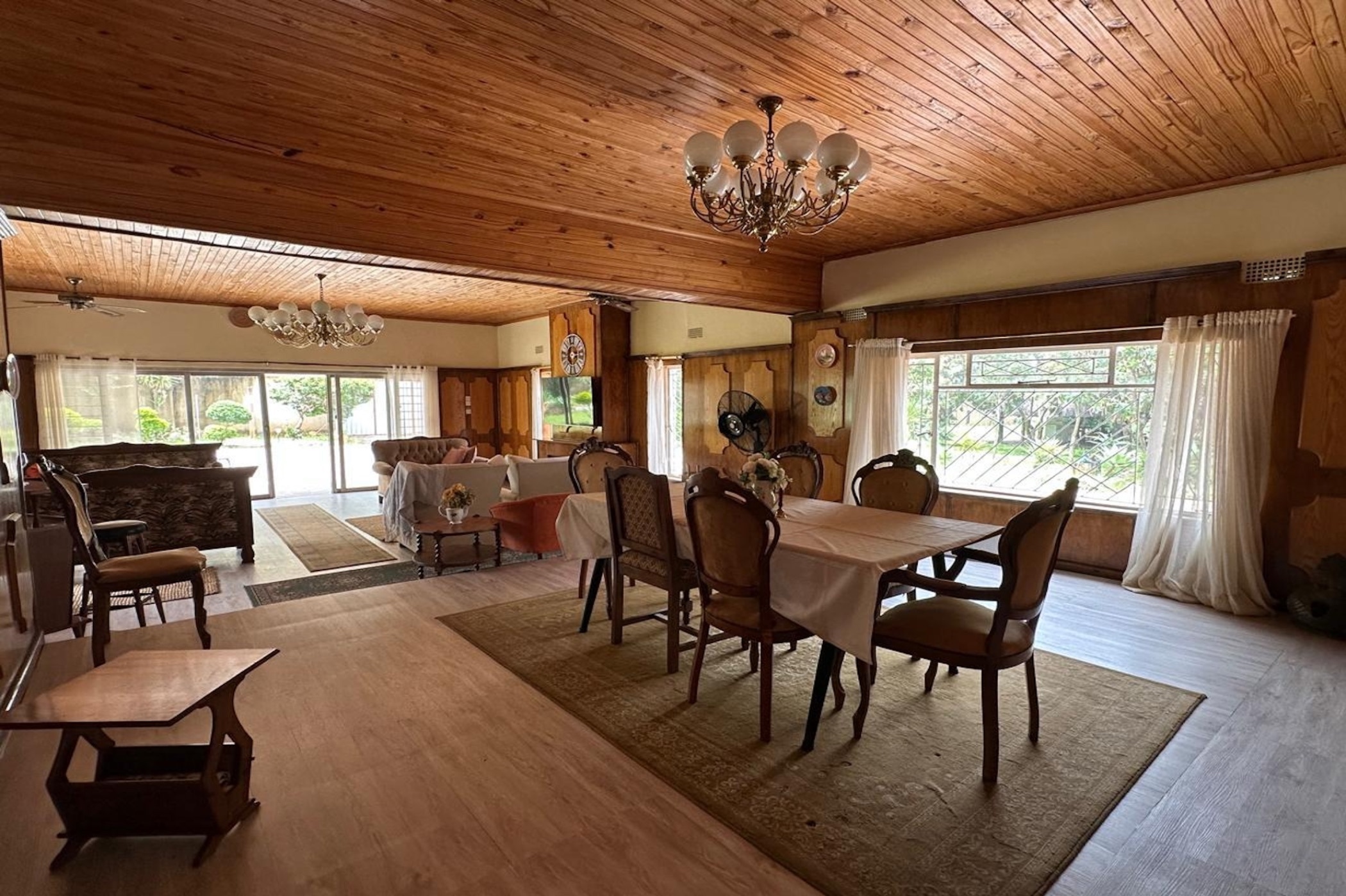 713_a32117b8261d45a79357b0583a24fa07.jpg Prime Burnside Hospitality Property for sale