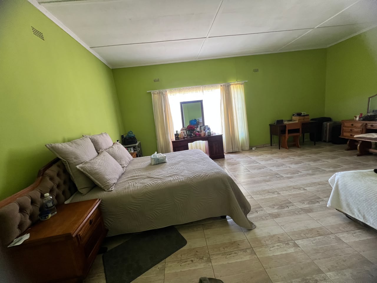 WhatsApp Image 2026-08-07 at 14.41.42 4 Bedroom House in Burnside For Sale