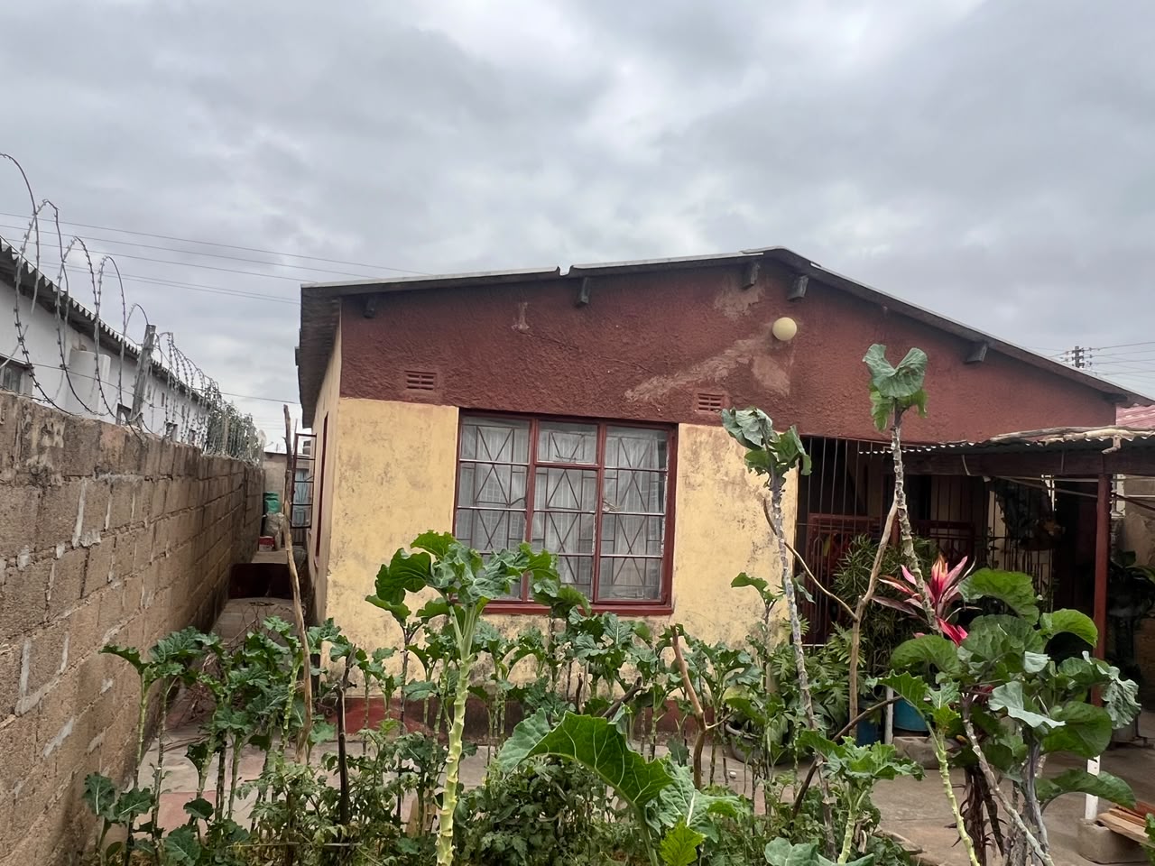 WhatsApp Image 2026-08-14 at 13.00.20 4 Bedroom House in Cowdray Park For Sale