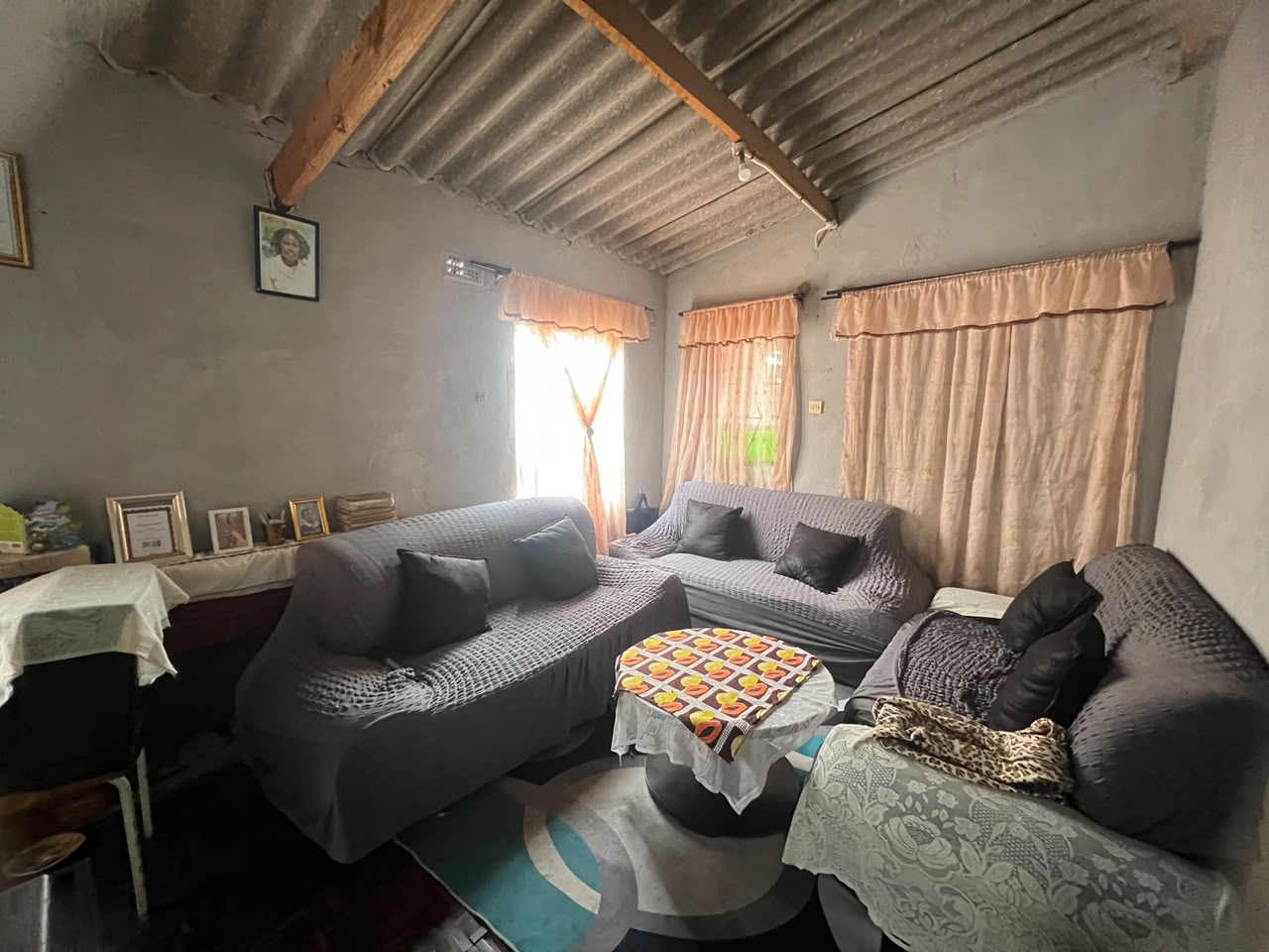 WhatsApp Image 2026-08-14 at 13.00.28 4 Bedroom House in Cowdray Park For Sale