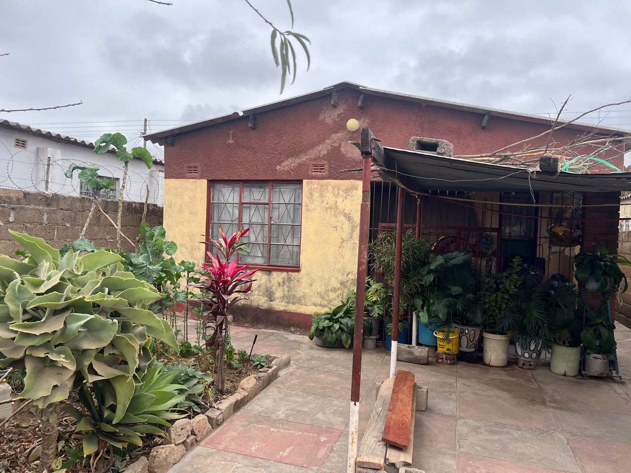 WhatsApp Image 2026-08-14 at 13.00.41 4 Bedroom House in Cowdray Park For Sale