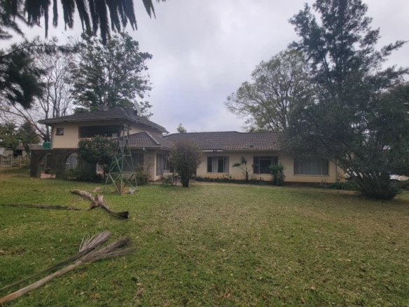 7 Bedroomed Family Home in Woodlands for sale