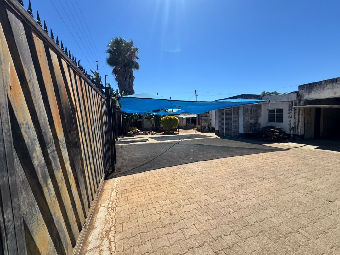5 Bedroomed House in Hillside For Sale