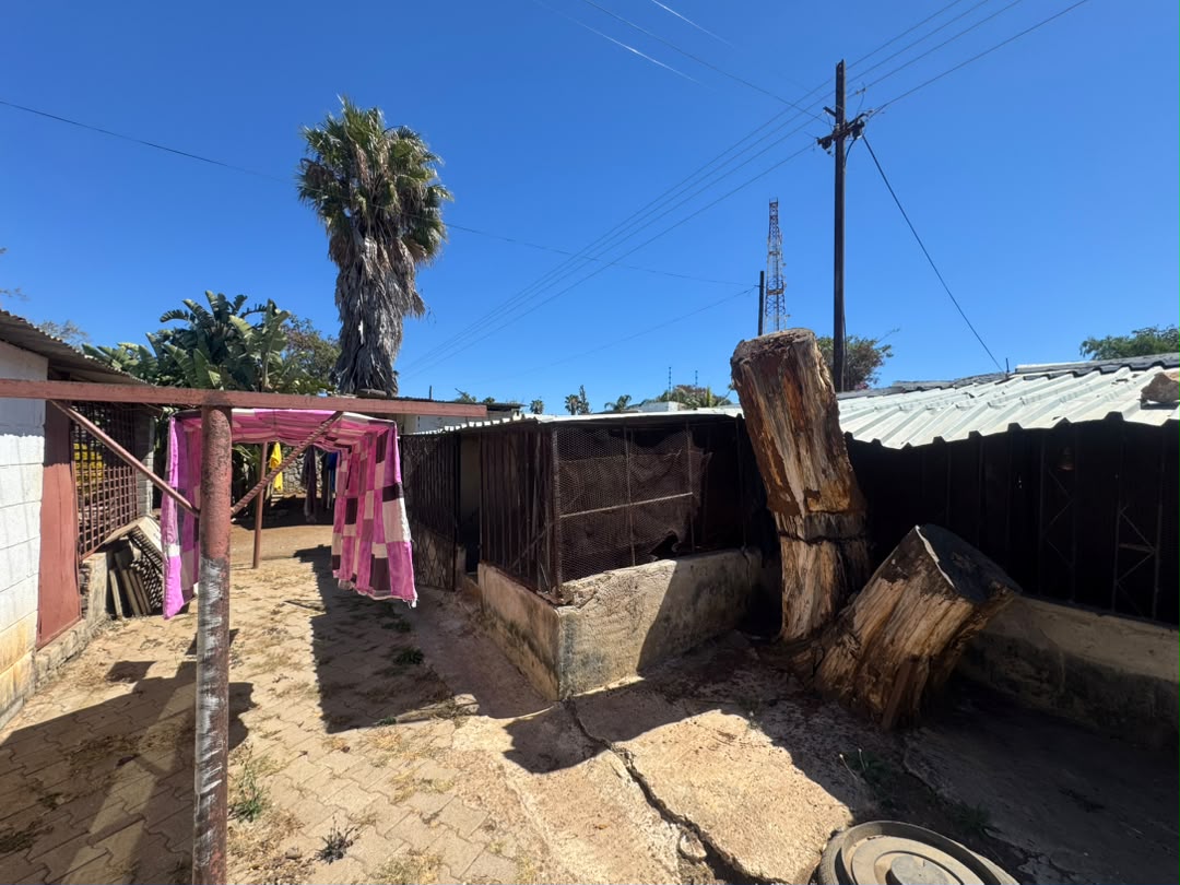 5 Bedroomed House in Hillside For Sale