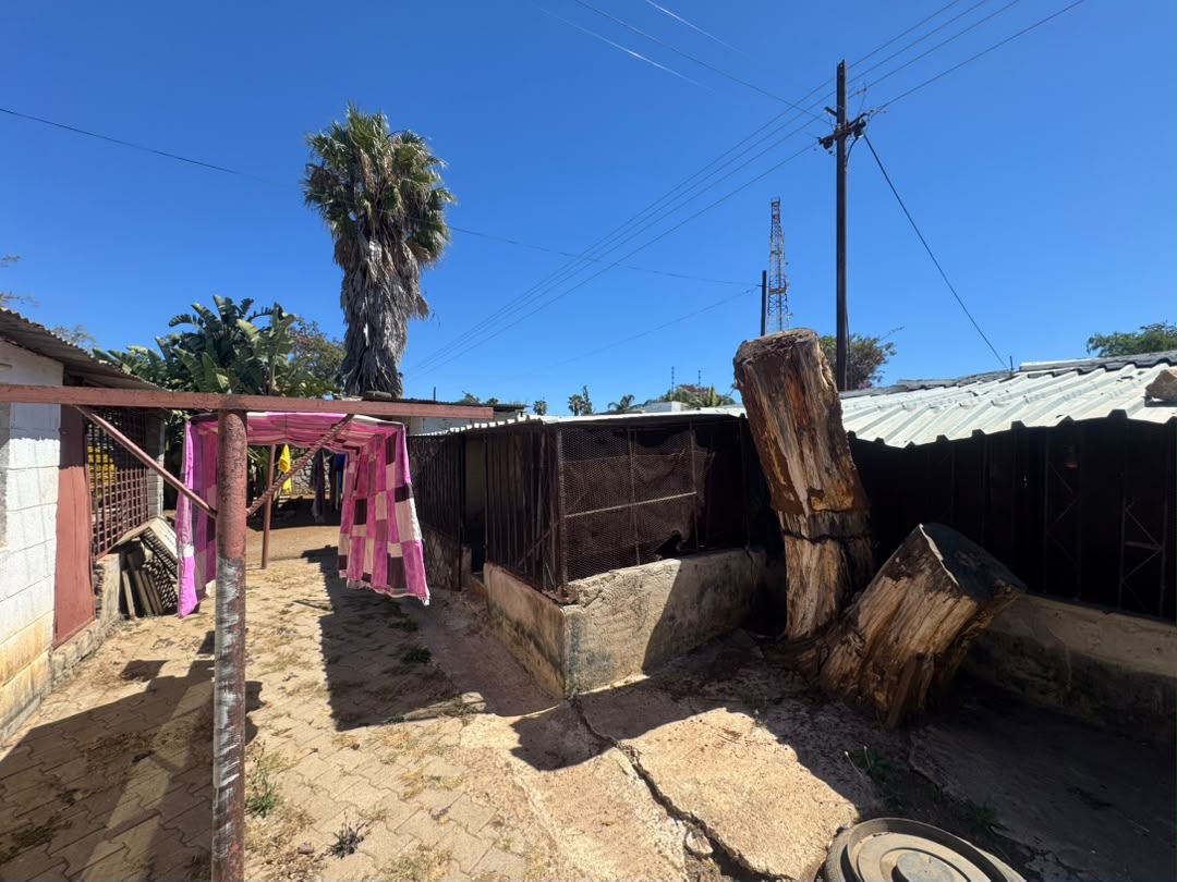 5 Bedroomed House in Hillside For Sale