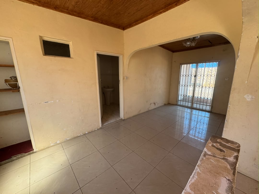 5 Bedroomed House in Hillside For Sale