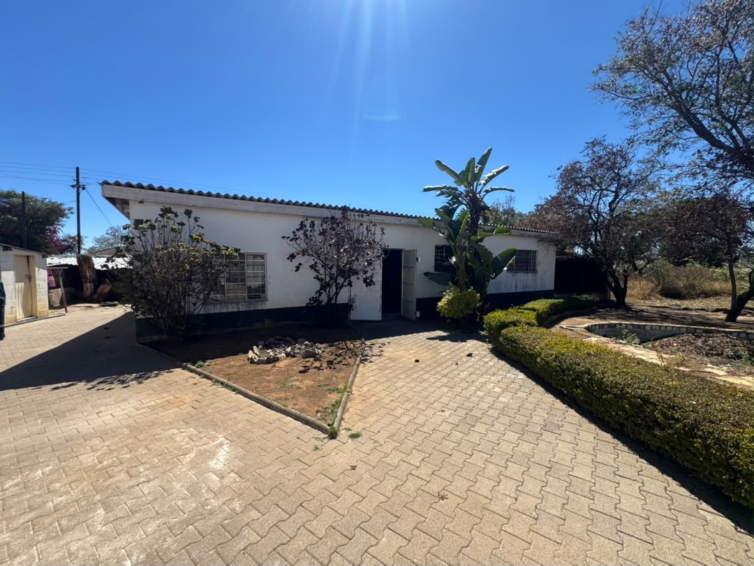 5 Bedroomed House in Hillside For Sale