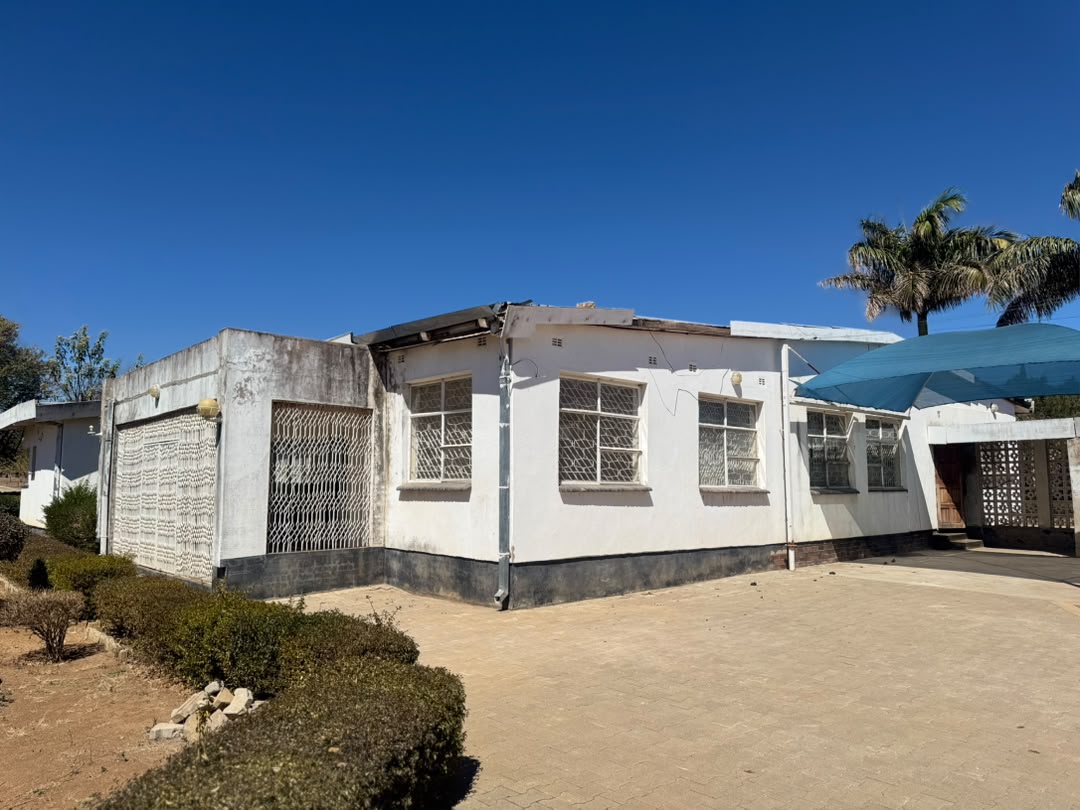 5 Bedroomed House in Hillside For Sale