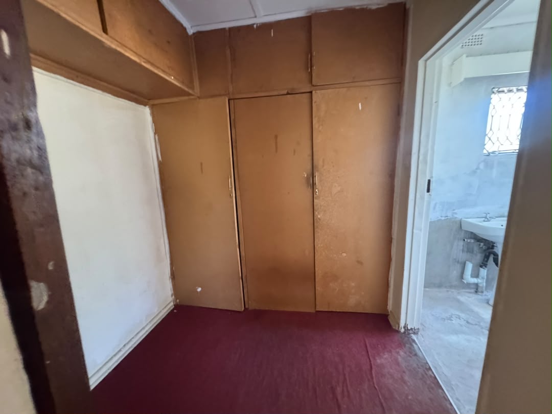 5 Bedroomed House in Hillside For Sale