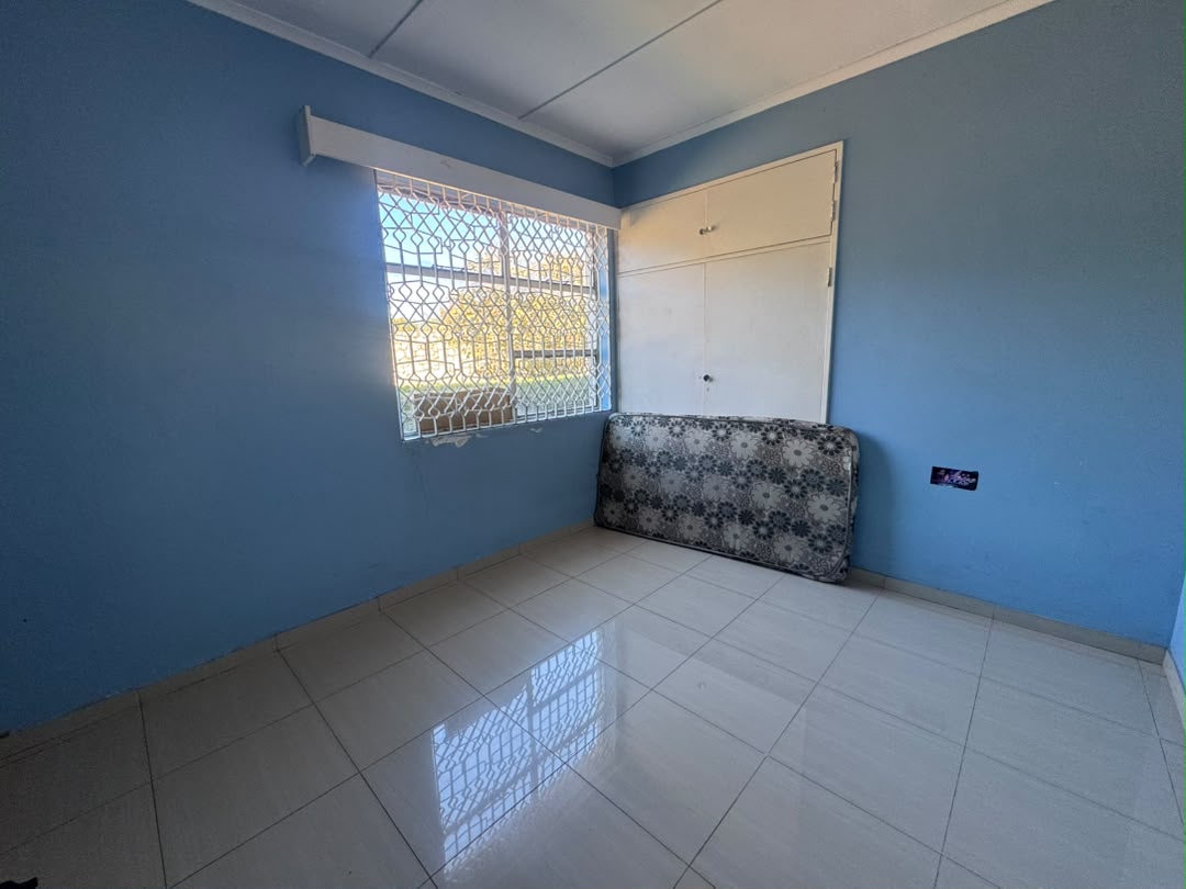 5 Bedroomed House in Hillside For Sale