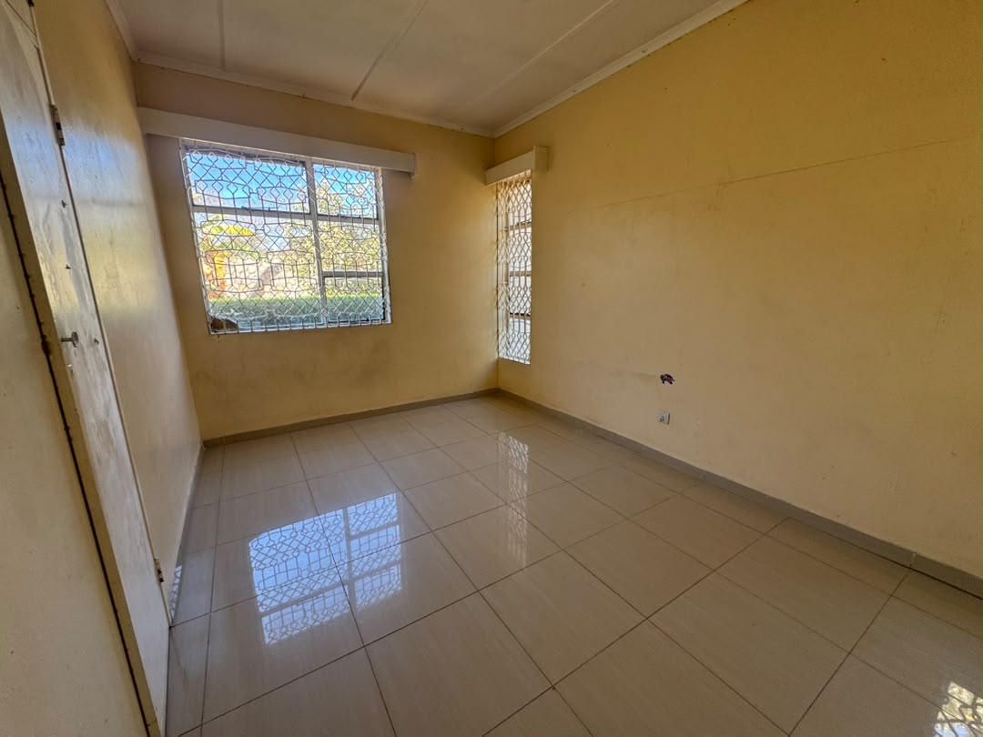 5 Bedroomed House in Hillside For Sale