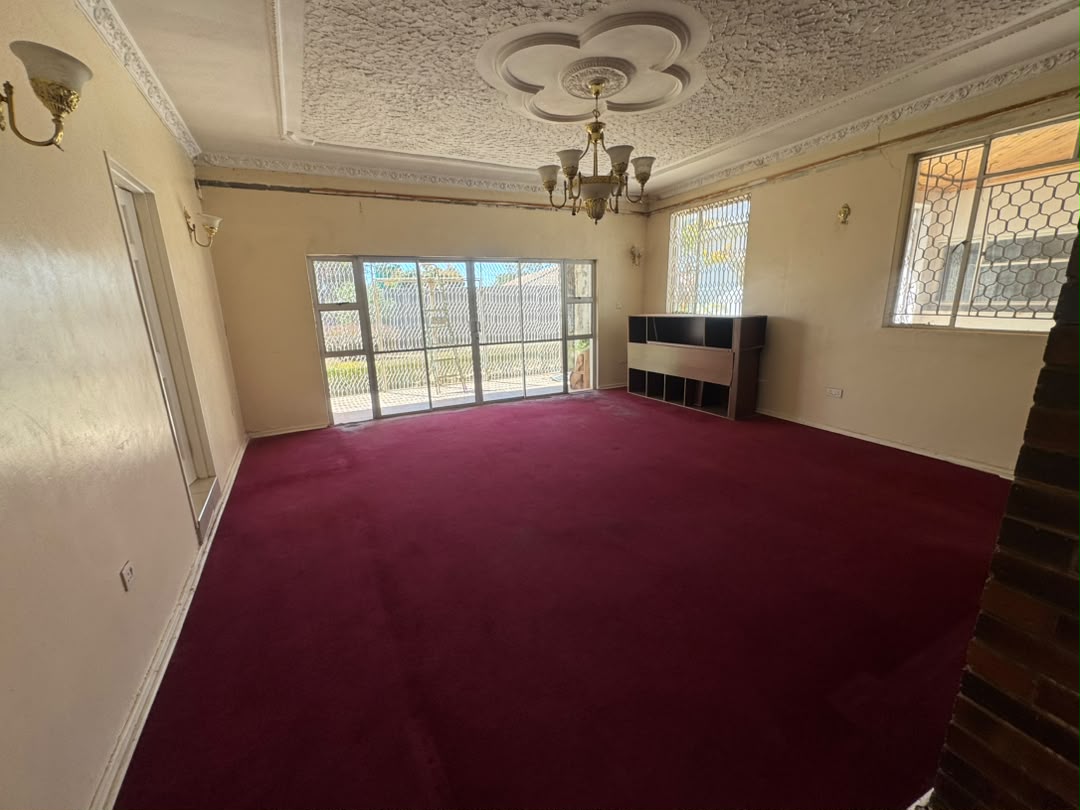 5 Bedroomed House in Hillside For Sale