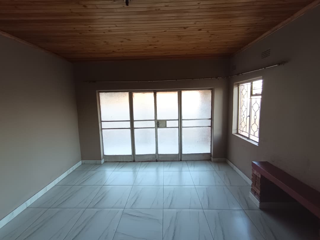 4 Bedroomed House in Mahatshula North To Rent