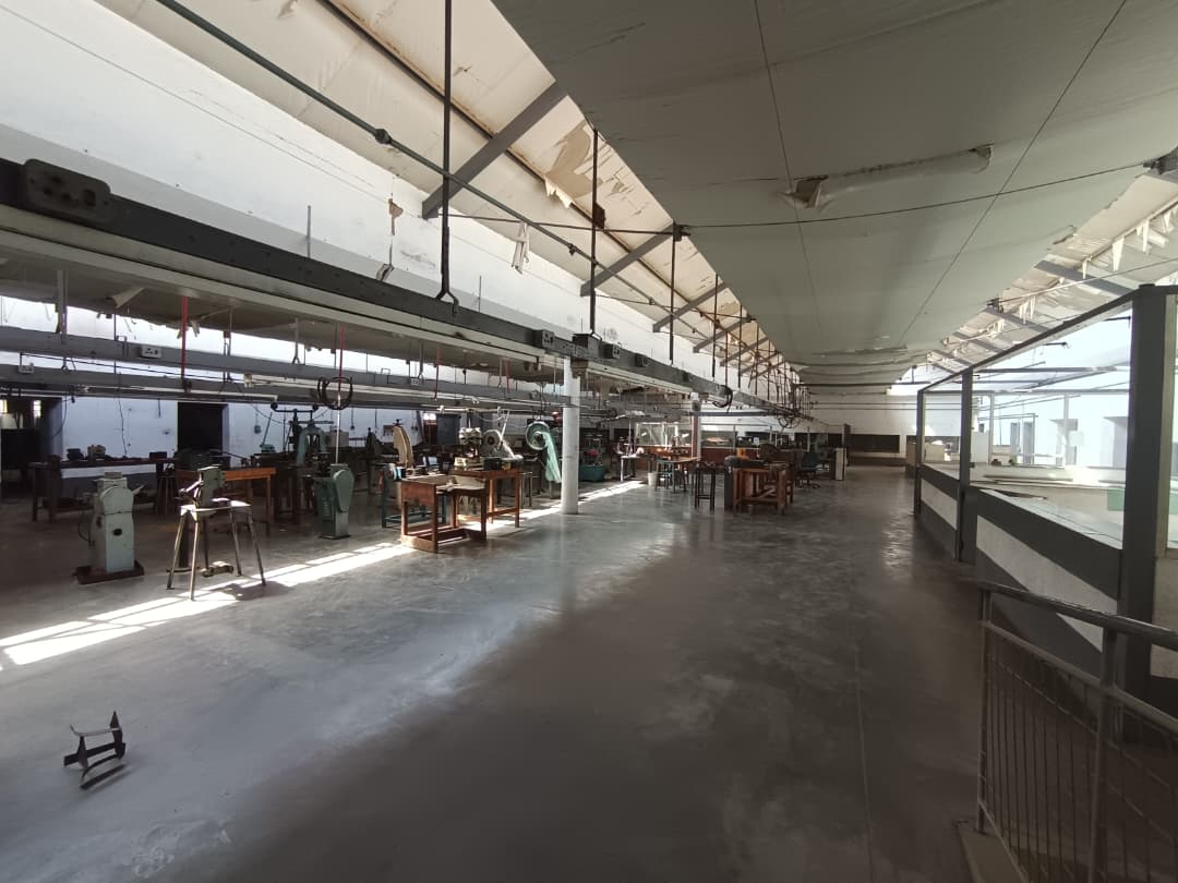 Commercial Property in Belmont To Rent