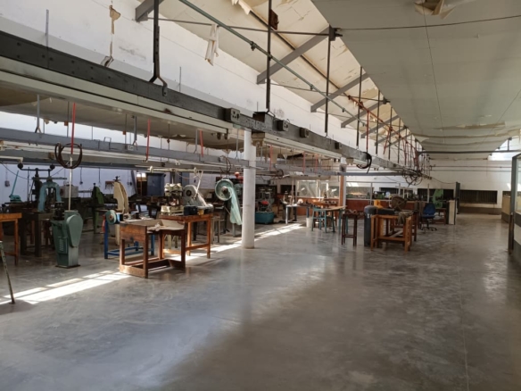 Commercial Property in Belmont To Rent