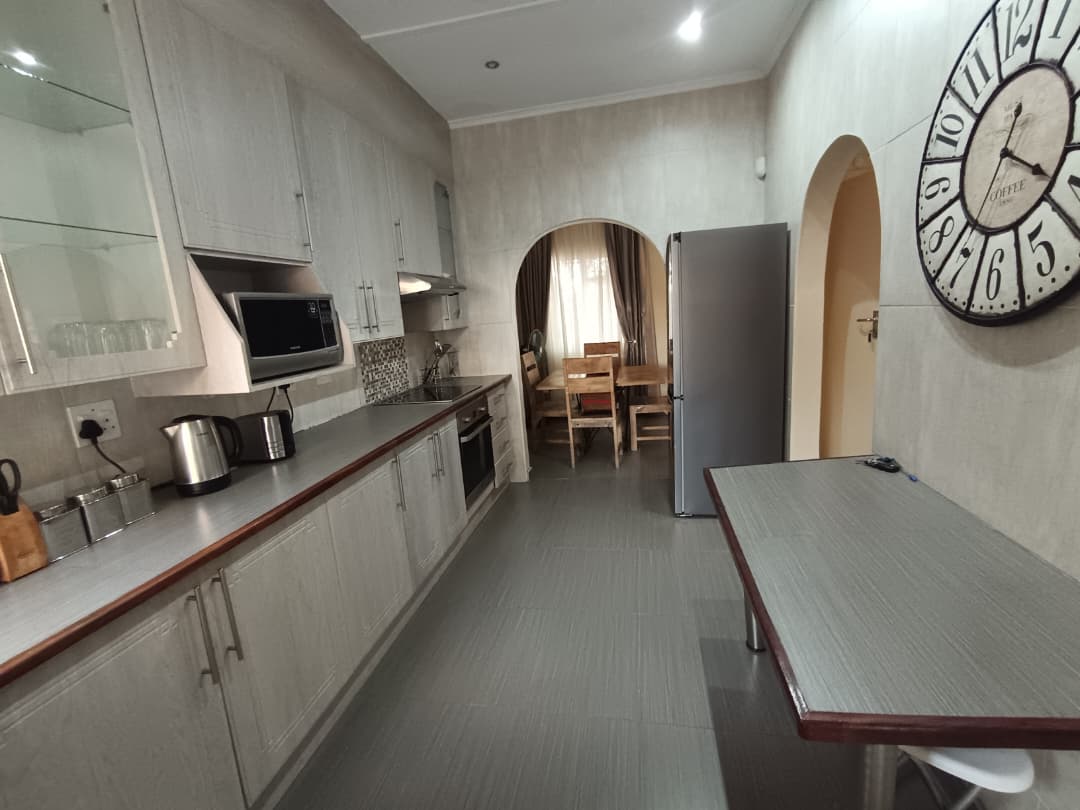 3 Bedrooms Fully Furnished House in Bradfield To Rent