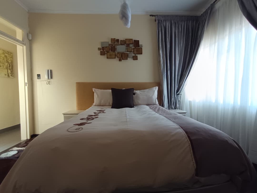 3 Bedrooms Fully Furnished House in Bradfield To Rent