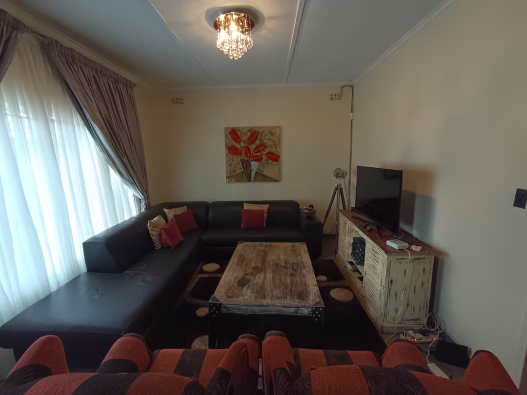 3 Bedrooms Fully Furnished House in Bradfield To Rent