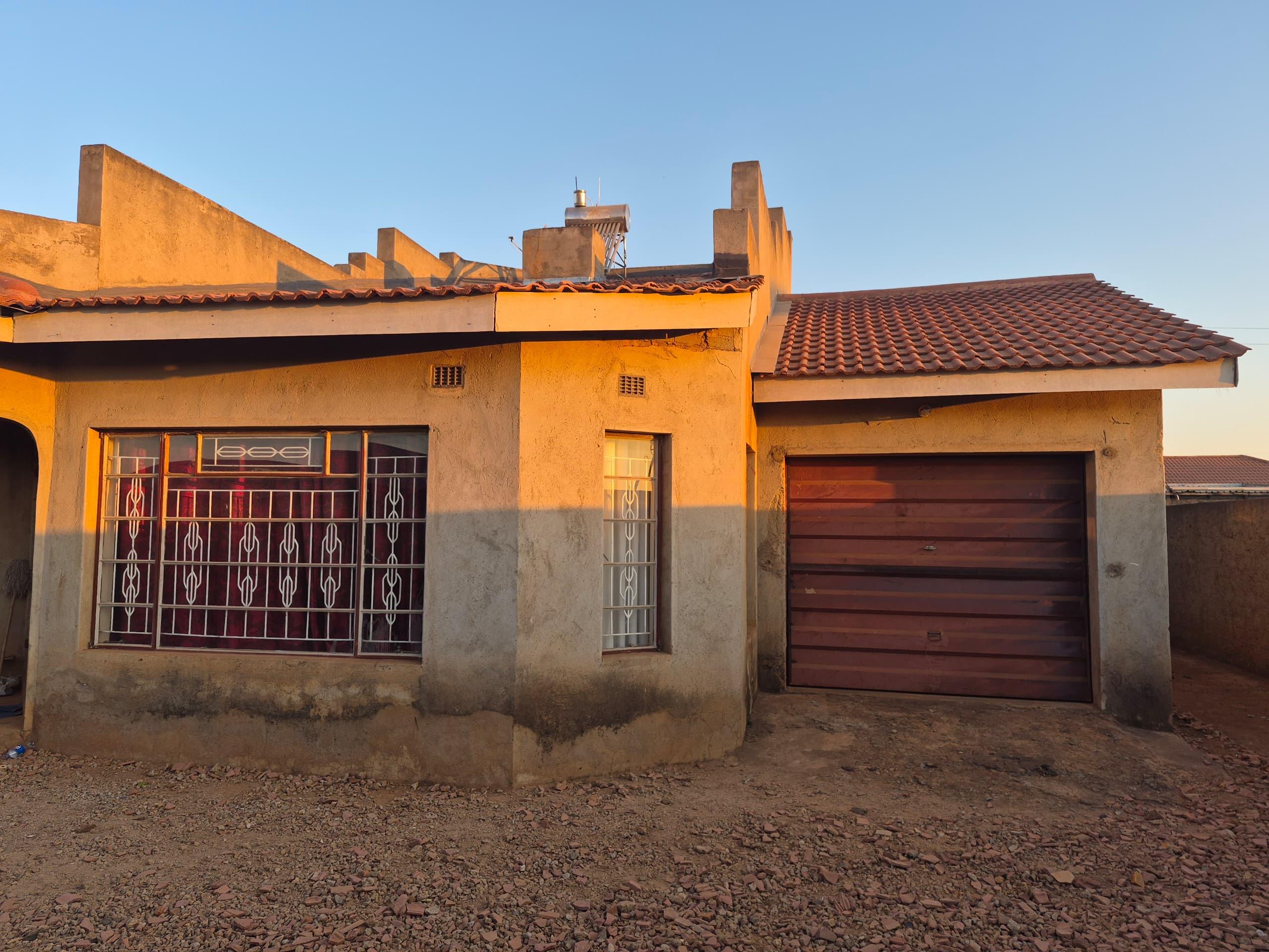 WhatsApp Image 2026-09-02 at 09.05.12 (2) 3 Bedroomed House in Mahatshula North For Sale