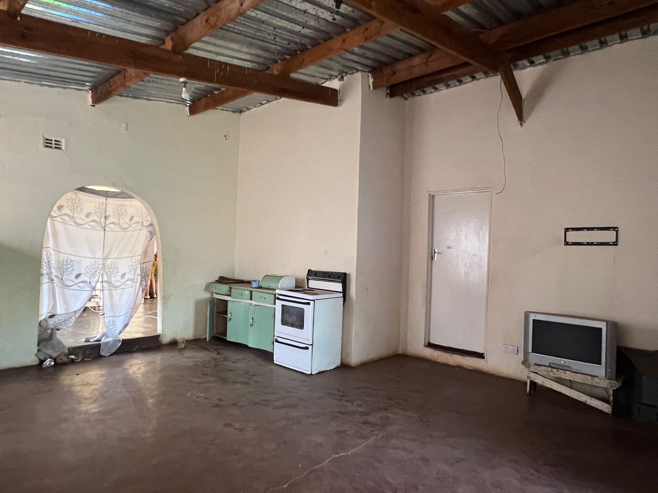 WhatsApp Image 2026-09-02 at 11.06.28 (2) 5 Bedroomed House in Emganwini for Sale