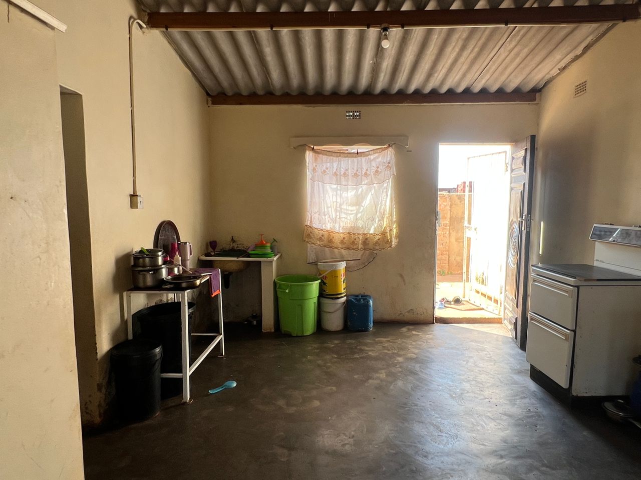 WhatsApp Image 2026-09-02 at 11.06.30 (2) 5 Bedroomed House in Emganwini for Sale